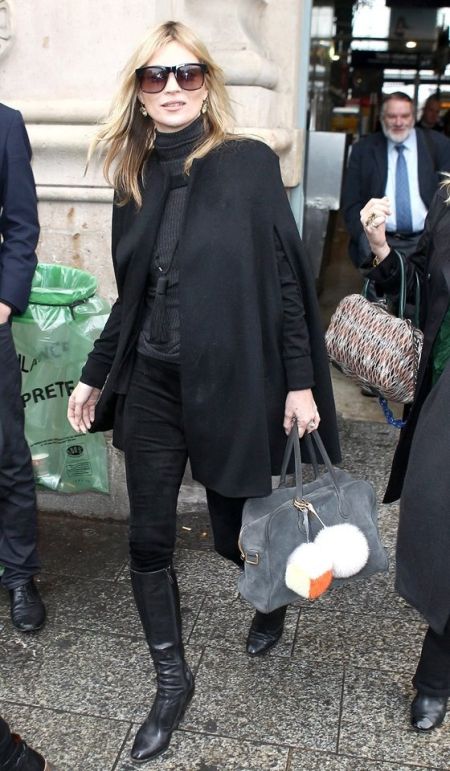 Kate Moss stylish street style black outfit with cape
