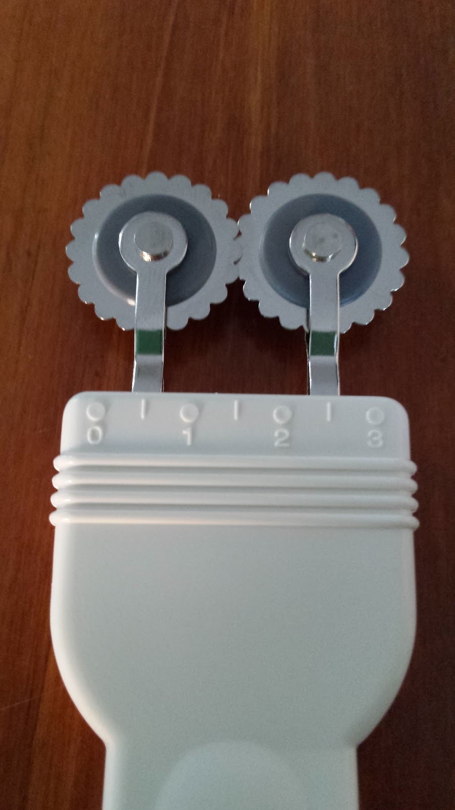 DON'T WAIT TO CREATE Clover double tracing wheel