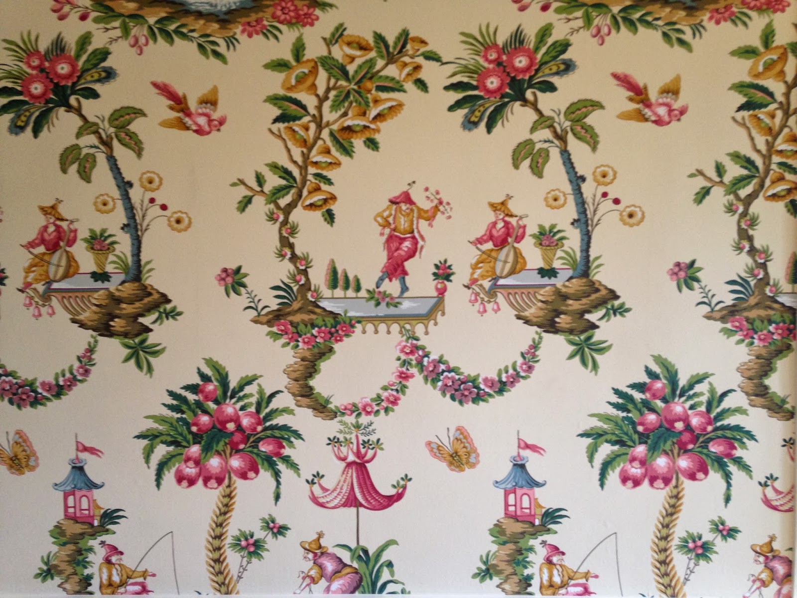 Chinoiserie Chic: Chinoiserie Then and Now and Mystery Wallpaper