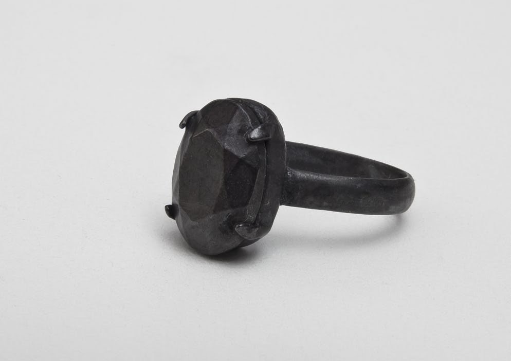 Flock Kester Black jewellery