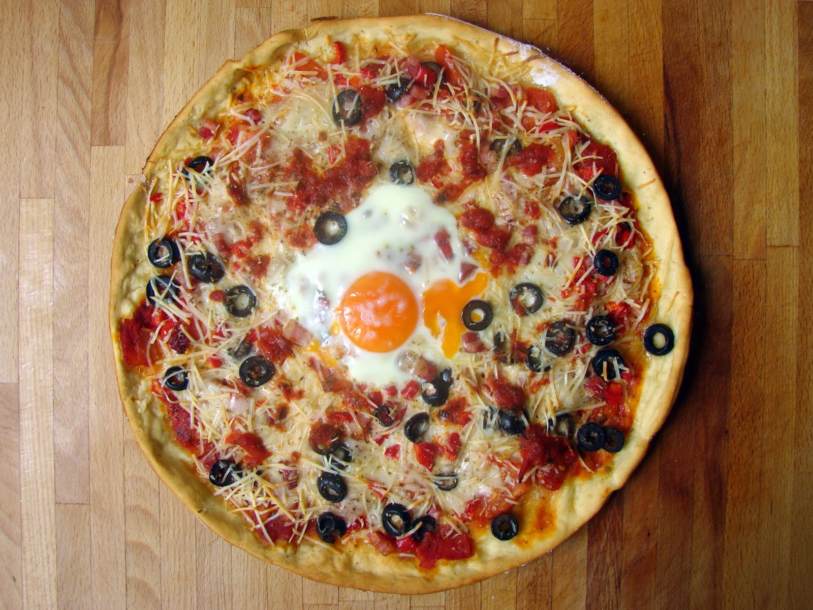 a . paladar . te Pizza de Bacon e Ovo