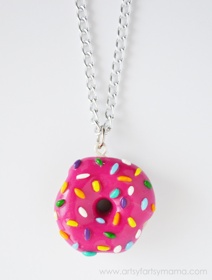 DIY Donut Necklace Tutorial at artsyfartsymama.com