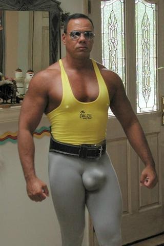 Well Built Man With Big Cock