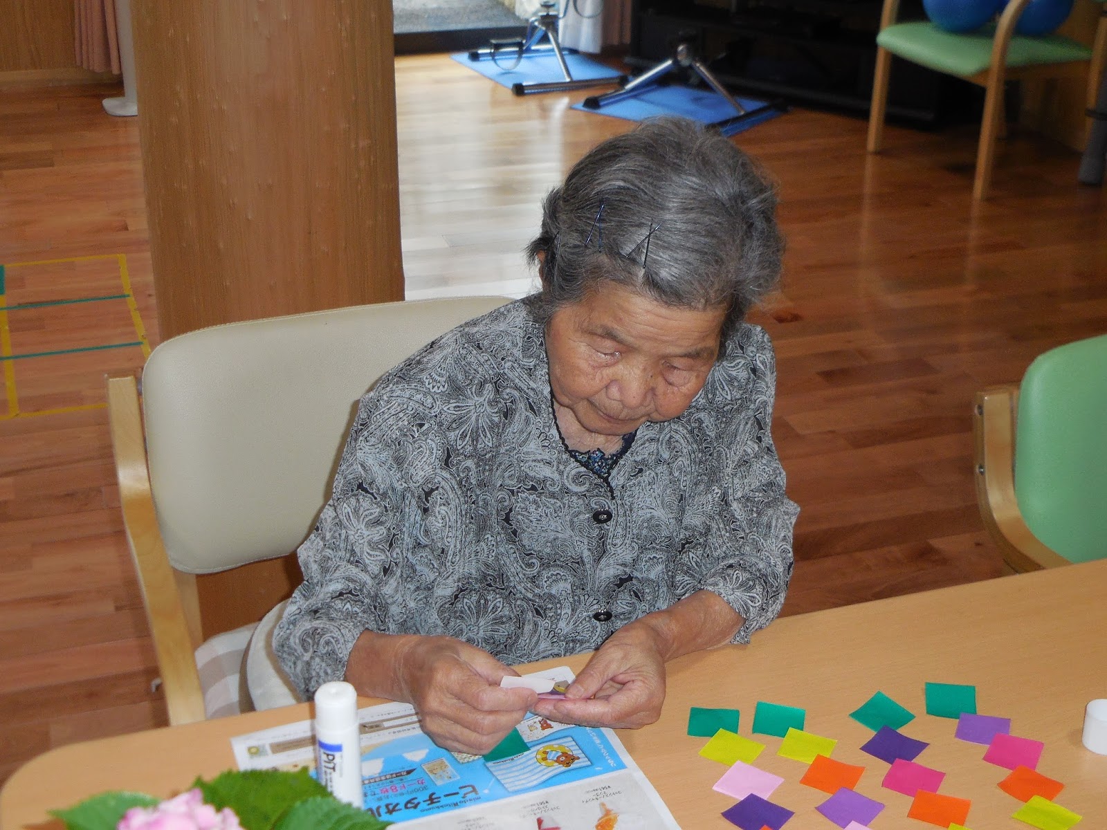 デイサービス福笑庵 七夕の壁飾り制作