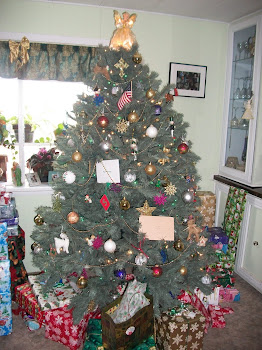 Tree with gifts