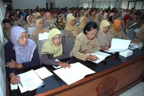 Sertifikasi dan Tunjangan Profesi Guru Diurus Pusat