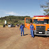 Caminhão quebra e motorista vai parar no barranco a 300 metros em Assaí