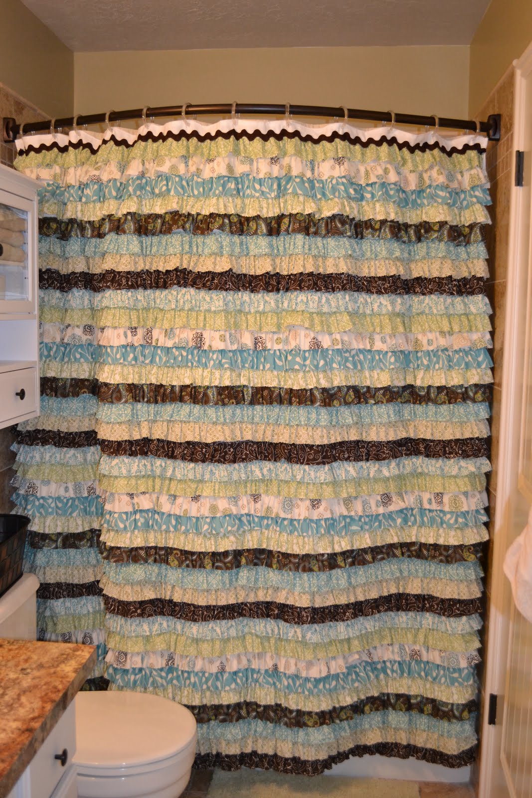Jacksons of All Trades Ruffled Shower Curtain Tutorial