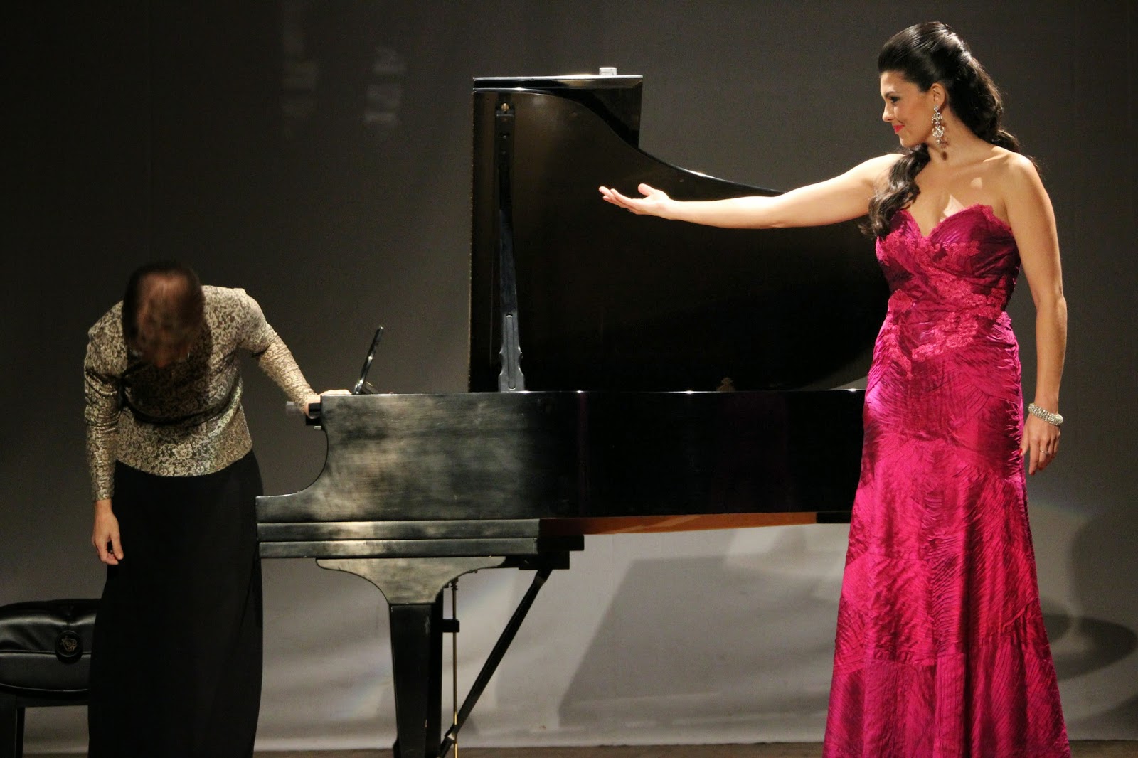 Angélica de la Riva, à casa torna.