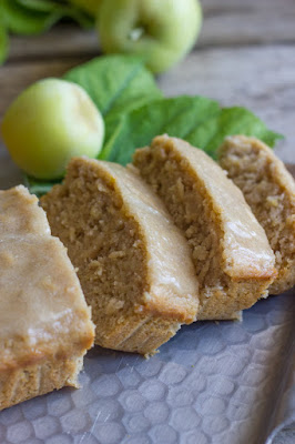 oven baked glazed apple-cinnamon bread