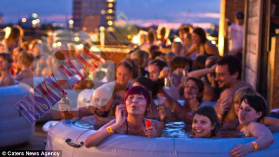 Inilah Cinema Hot Tub,nonton Film Sambil Berendam Di Bak Air Panas [ www.BlogApaAja.com ]