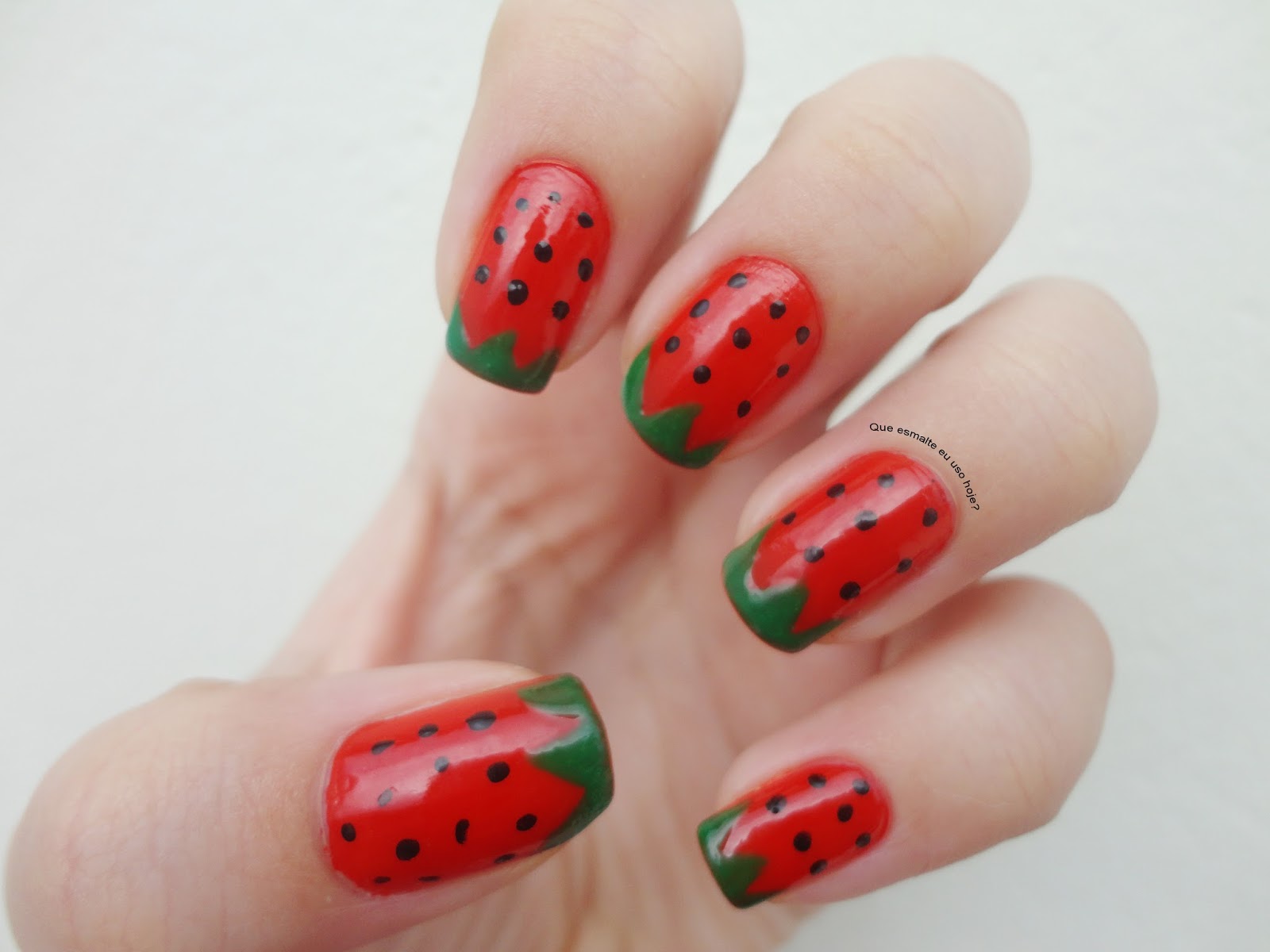 Resultado de imagem para Unhas Decoradas com Morangos