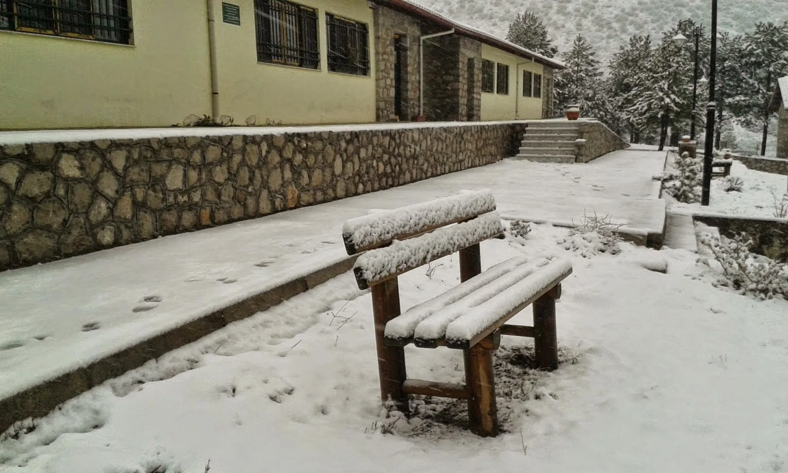 Πασχαλιάτικο χιόνι στην Αράχωβα! (ΦΩΤΟ & ΒΙΝΤΕΟ)