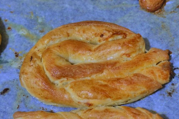 Güneşin Mutfağı PEYNİRLİ KOL BÖREĞİ