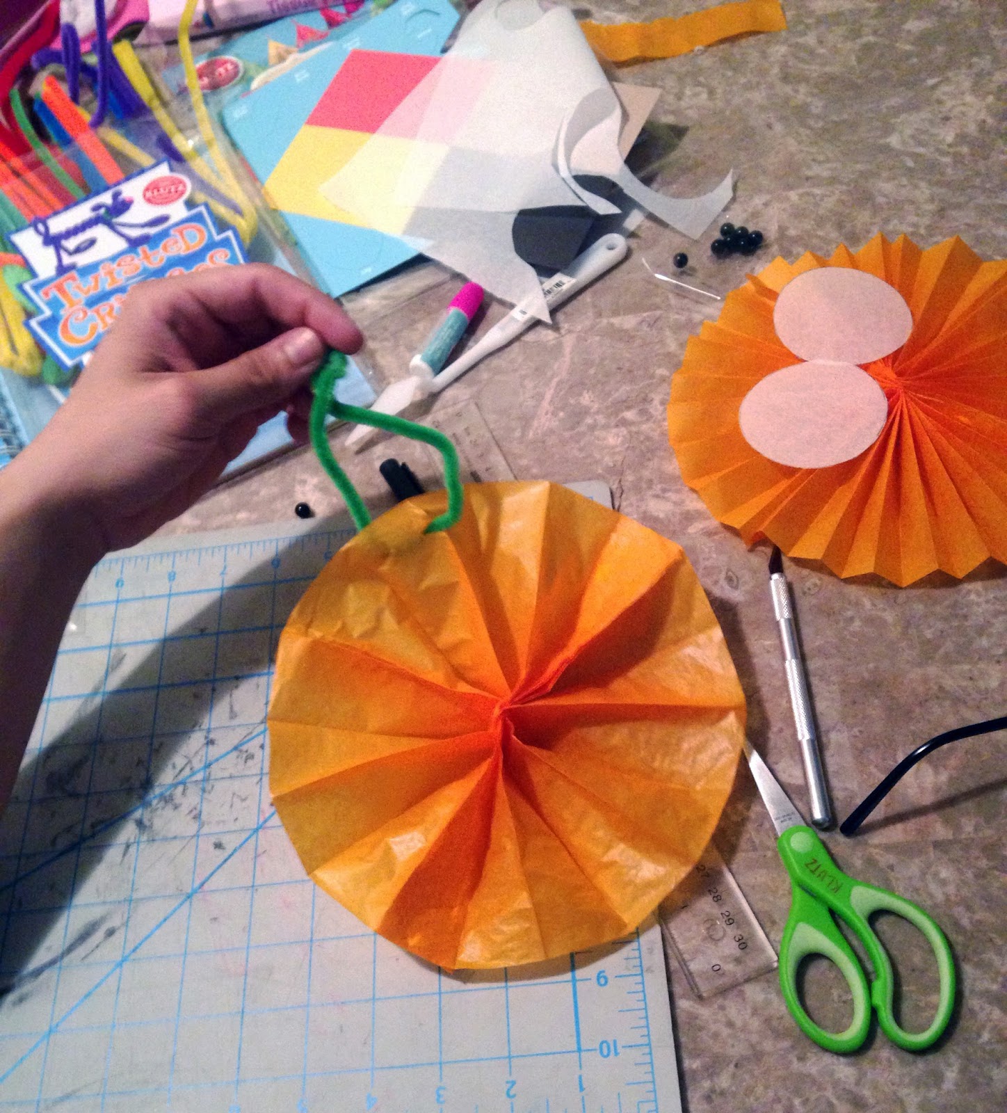 100 Percent Klutz Hello Tissue Paper!