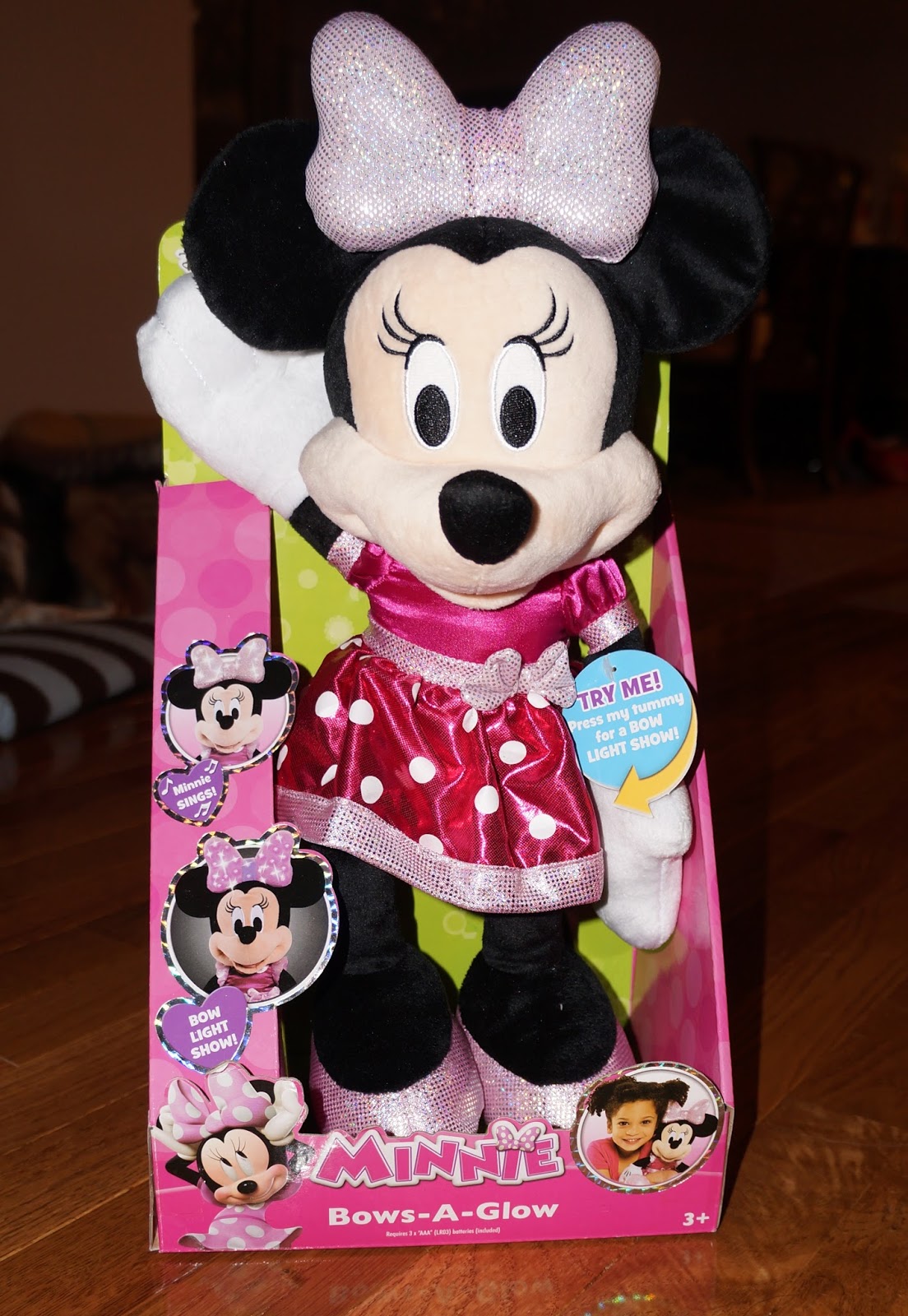 minnie mouse light up bow doll