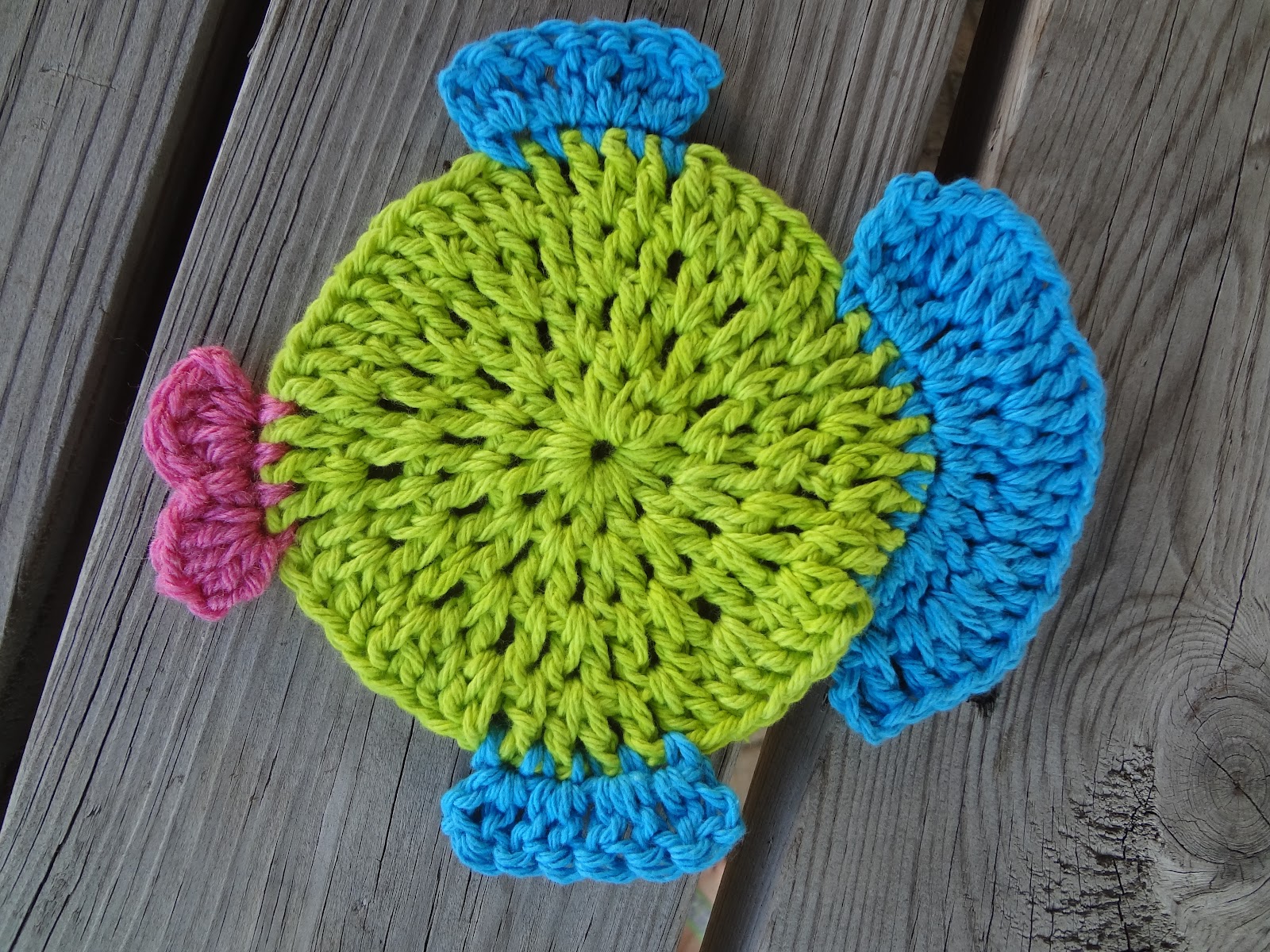 Fiber Flux Free Crochet Pattern...Fabulous Fish Dishcloth!
