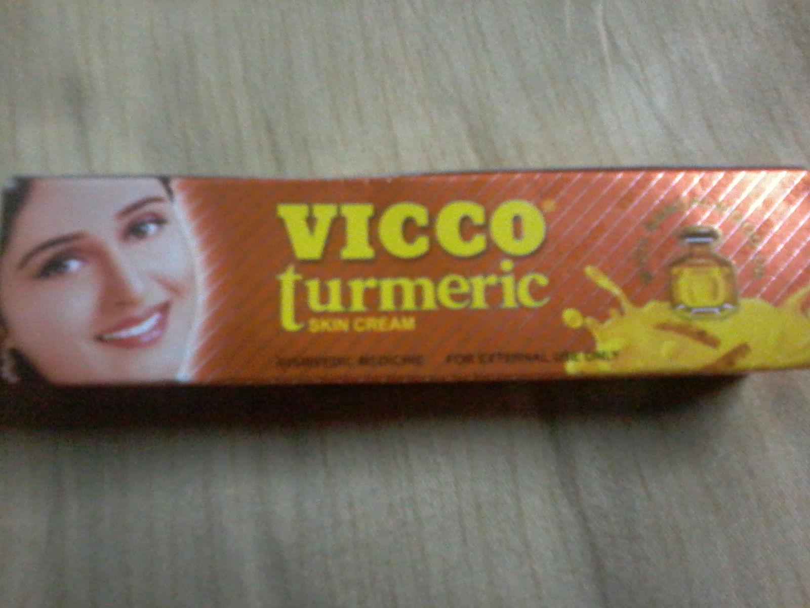 VICCO TURMERIC SKIN CREAM REVIEWE HINDI