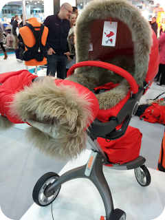 pushchair gloves, stokke explory winter kit, snuggly pushchair, winter pushchair