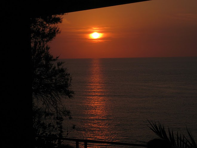 ITALY: Sunset at Cefalu, Sicily / @JDumas.