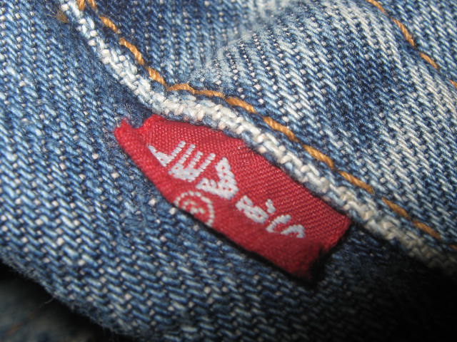 levi red tab without letters