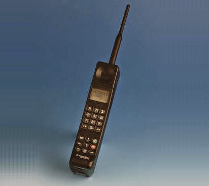 Imagens de telemóveis antigos - Motorola International 3200