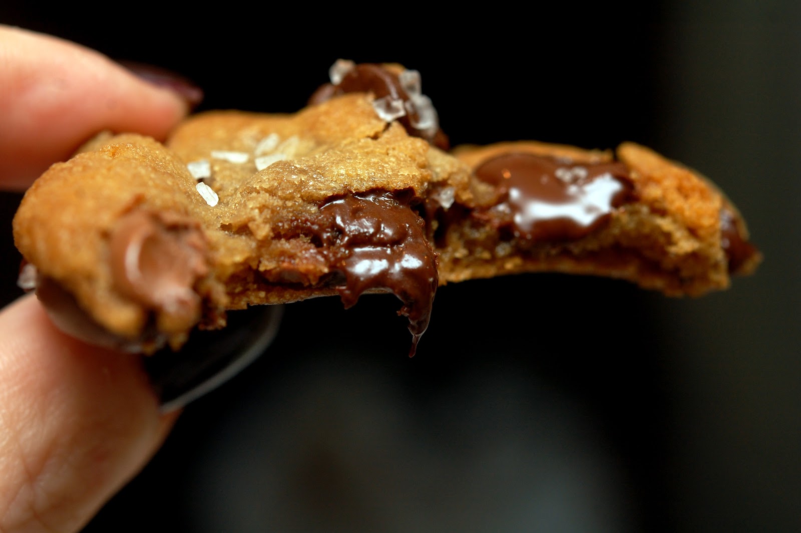 MY NEW FAVORITE CHOCOLATE CHIP COOKIE! Hugs and Cookies XOXO