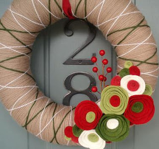 Decorating Your Apartment Door For Christmas Decorating Your Apartment Door For Christmas