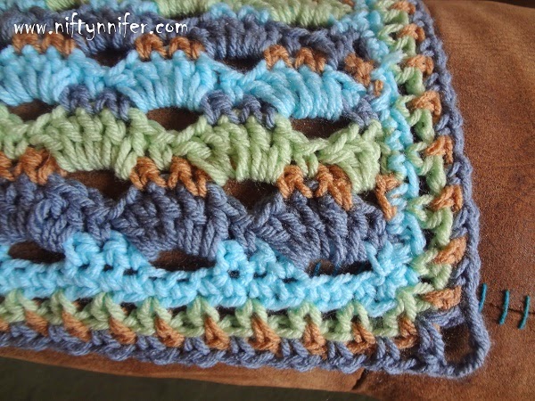 Free Crochet Pattern ~ Baby Blue Blanket http://www.niftynnifer.com/2014/08/free-crochet-pattern-baby-blue-blanket.html #Crochet #Crochetbaby #Crochetblanket