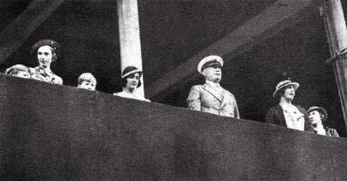 Imagens marcantes copa do mundo 1934 Mussolini compareceu em todos os jogos, alguns talvez com sósias.