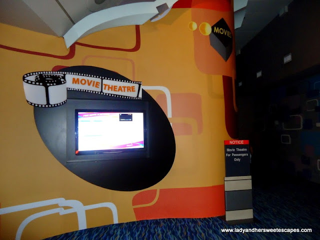 watch a movie in a movie theater in Changi Airport Singapore