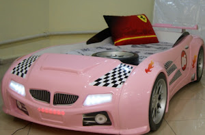 pembe bmw araba yatak