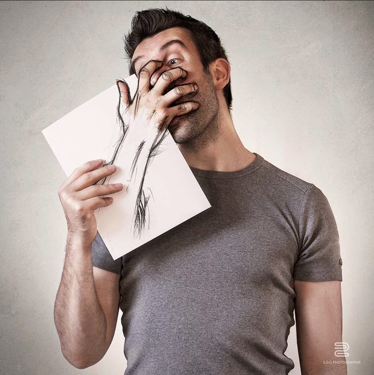 写真?イラスト?よく分からなくなる自画像写真集!