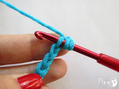Double Crochet (DC) - step by step instruction by Pingo - The Pink Penguin