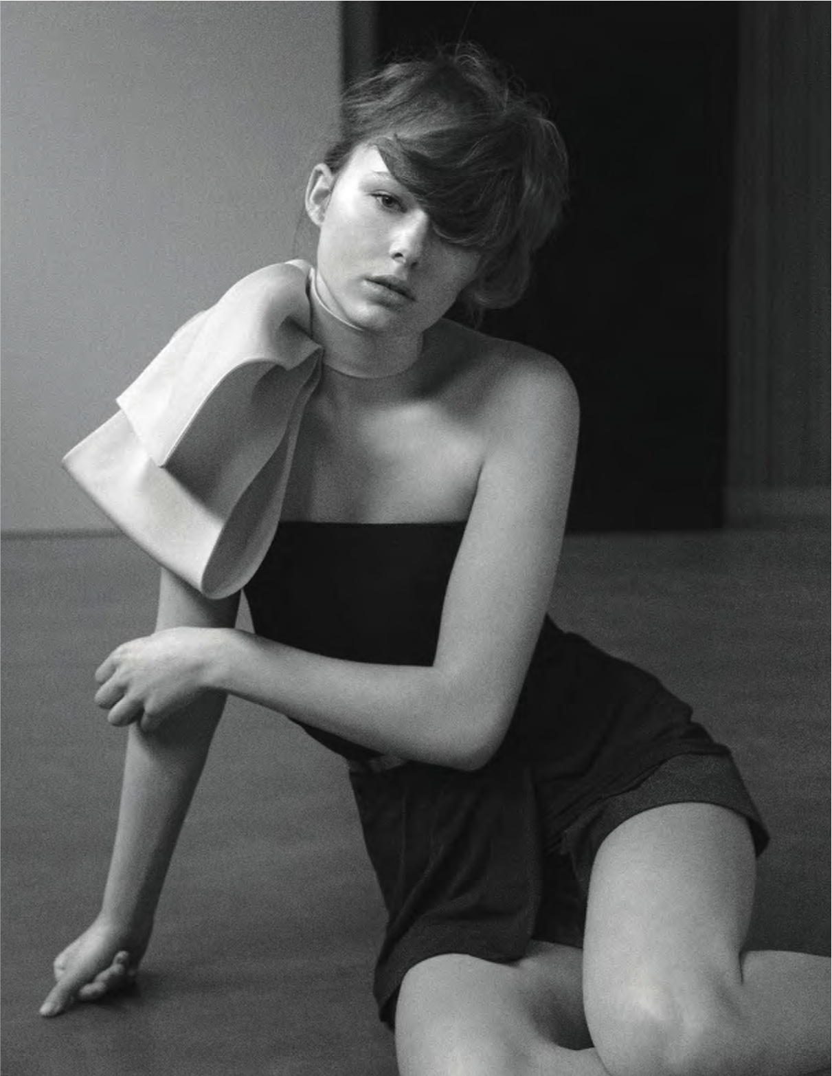 neo-borghese: anais garnier by toni thorimbert for io donna 4th may