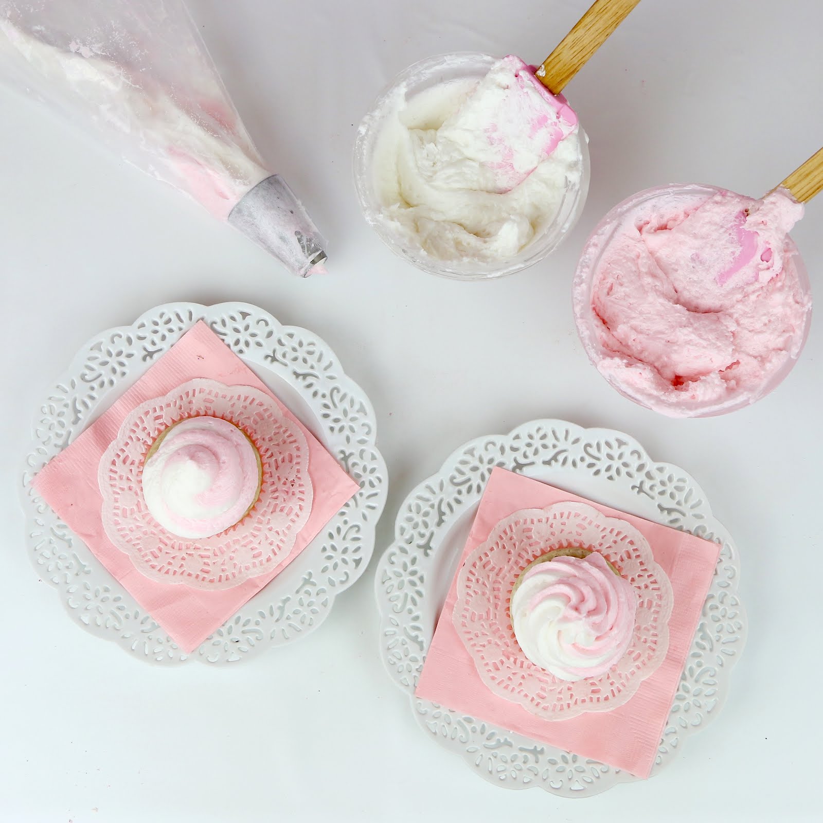 {VIDEO} How To Pipe a TwoToned Frosting Cupcake Swirl Lindsay Ann Bakes
