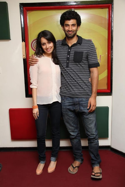 Aditya Roy and Shraddha Kapoor promote Aashiqui 2 at Radio Mirchi 98.3 fm