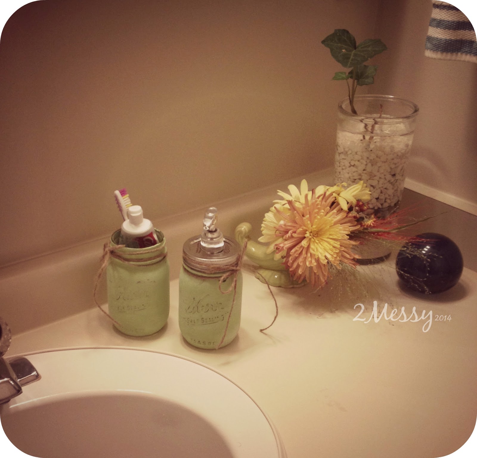 2MESSY DIY Mason Jar Bathroom Accessories