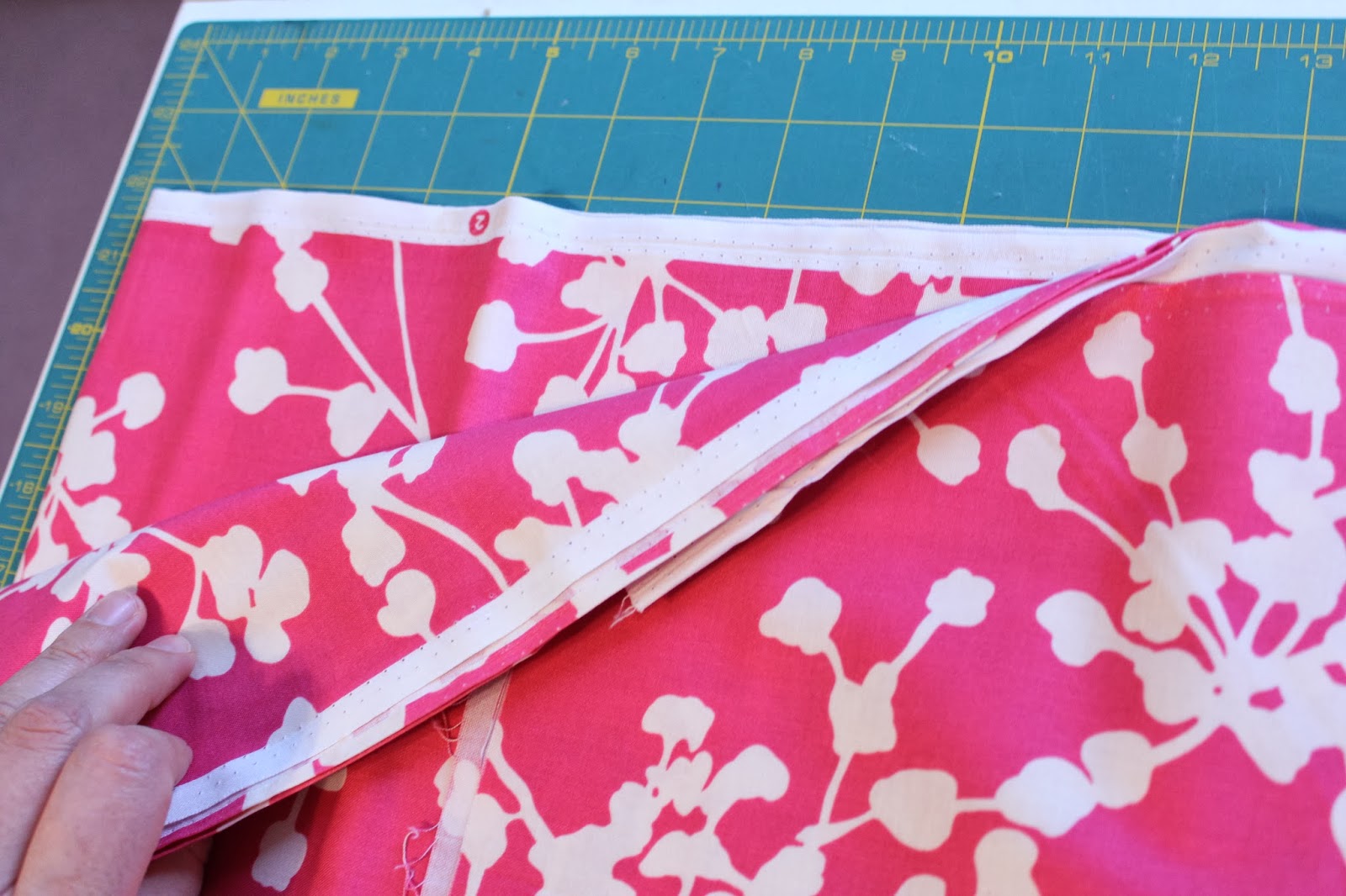 Park and Darwin TUTORIAL how to fold and store your fabric yards