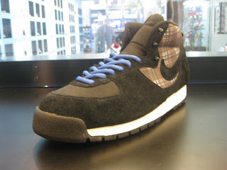 nike air approach mid