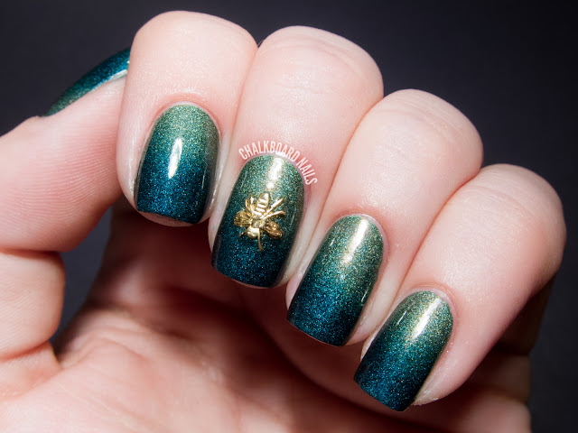 Chalkboard Nails: Sponged gradient with bee nail charm