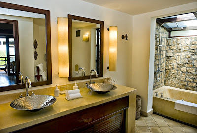 nha trang beach city, nha trang attractions, nha trang beautiful beach, vinpearl land nha trang, six senses nha trang