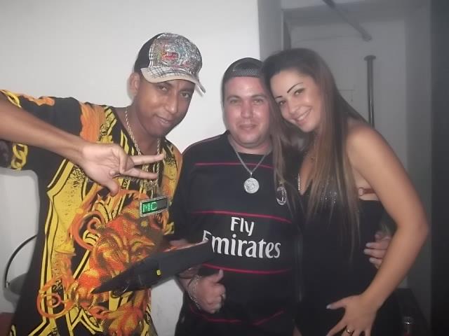 DJ CABIDE, DJ ZÉZYNHO E A DANÇARINA DO CABIDE
