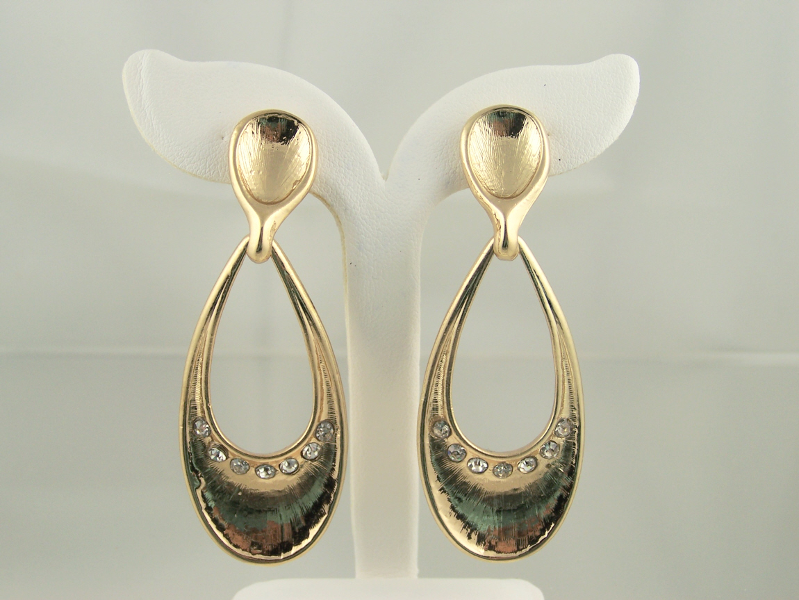 The Clip On Earring Store Stylist Find Comfortable Clip On Earrings