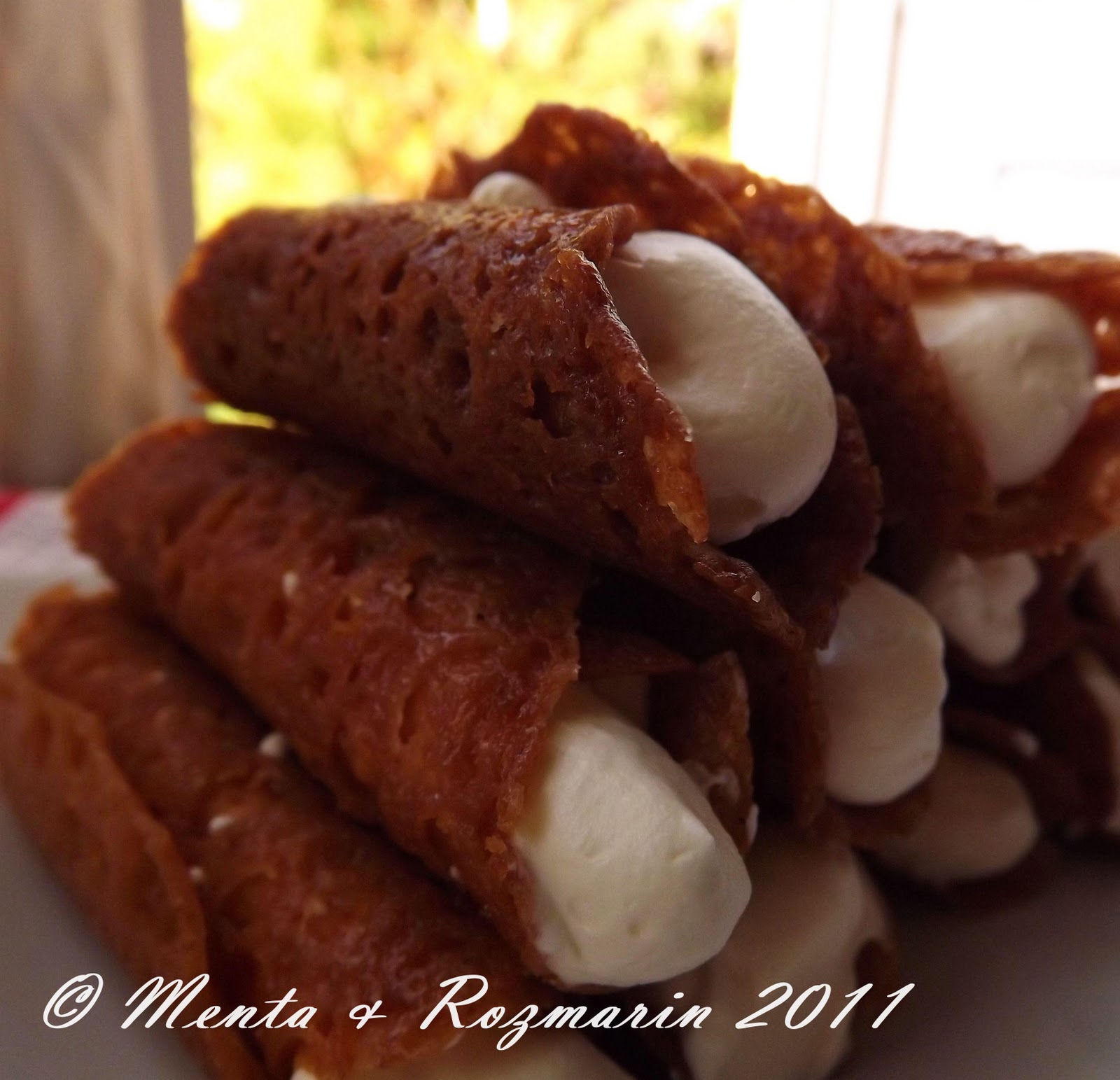 Menta & Rozmarin by Andra Constantinescu Deserturi festive Brandy snaps [*lactovegetarian]