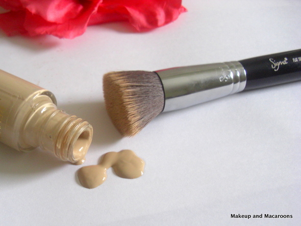 Makeup and Macaroons: Do you need a foundation brush? And why I've never  used one until now.