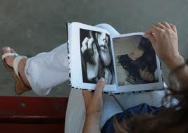 نقره لتكبير أو تصغير الصورة ونقرتين لعرض الصورة في صفحة مستقلة بحجمها الطبيعي