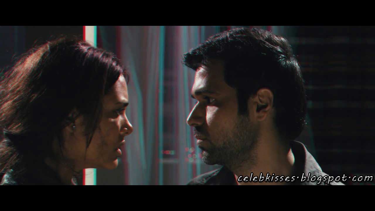 Esha Gupta Kissing with Imran Hashmi | Hot Celebrity Kisses