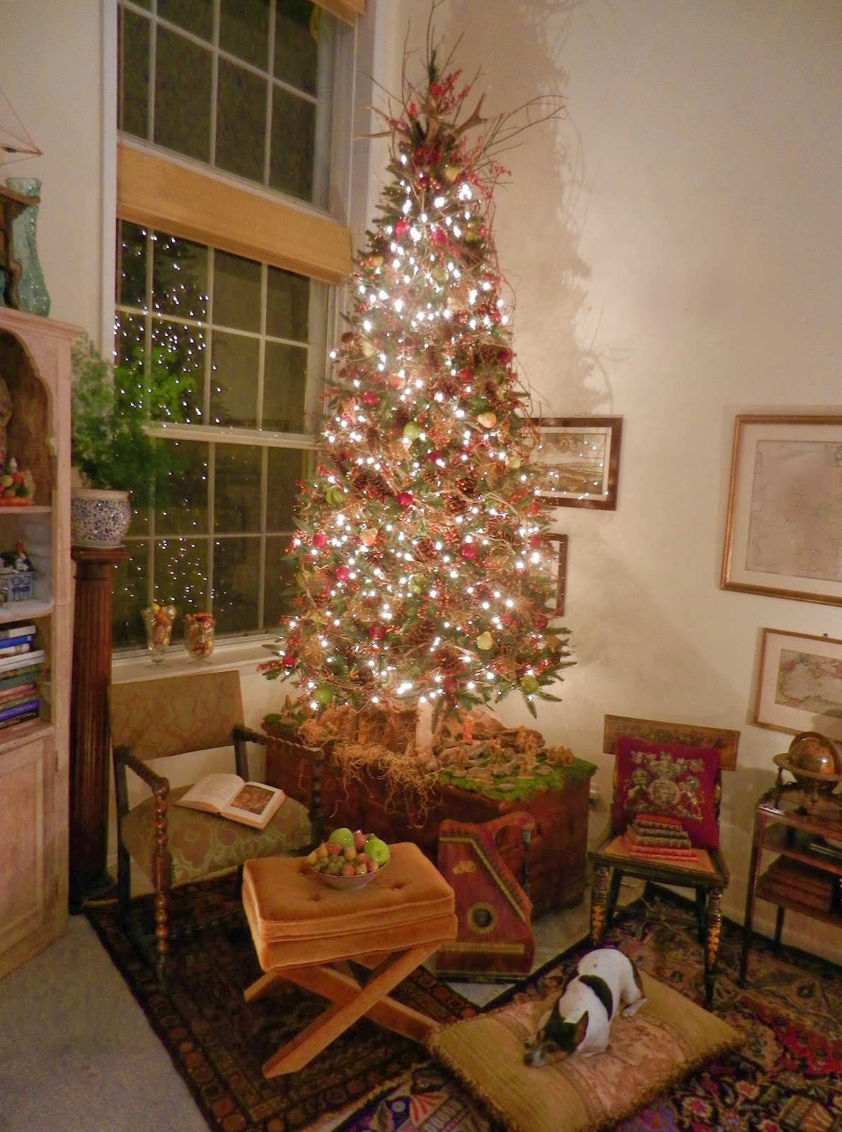 Knickerbocker Style &amp; Design: An Elegant Nature-Inspired Christmas Tree