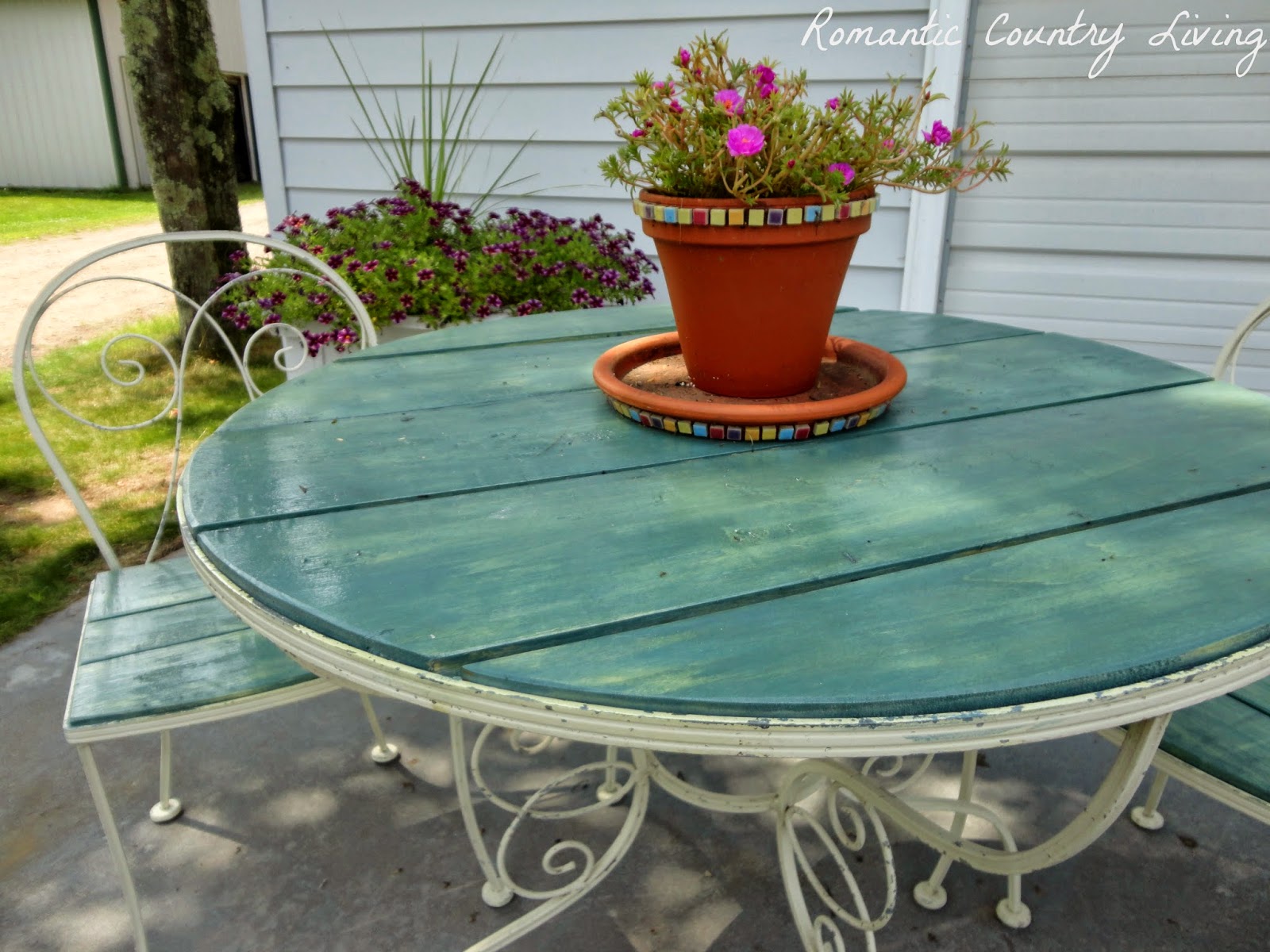 Romantic Country Living Adorable Outdoor Table Makeover